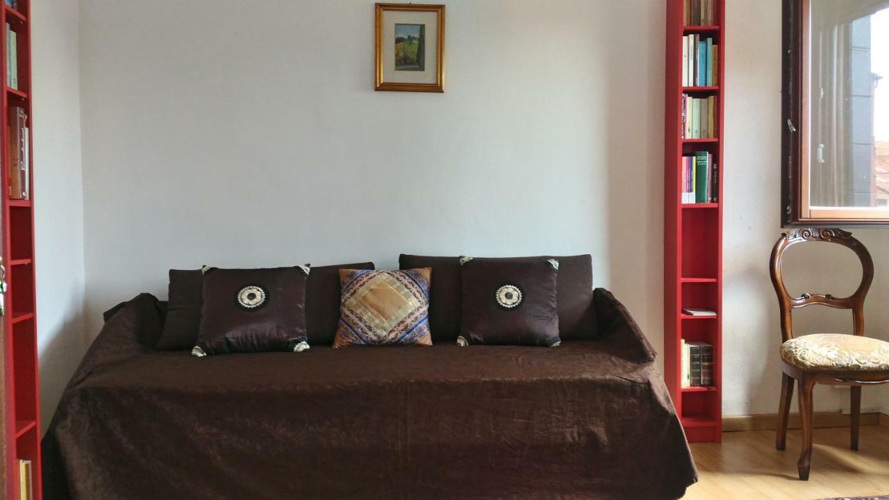 Dorsoduro461 Bed & Breakfast Венеция Екстериор снимка