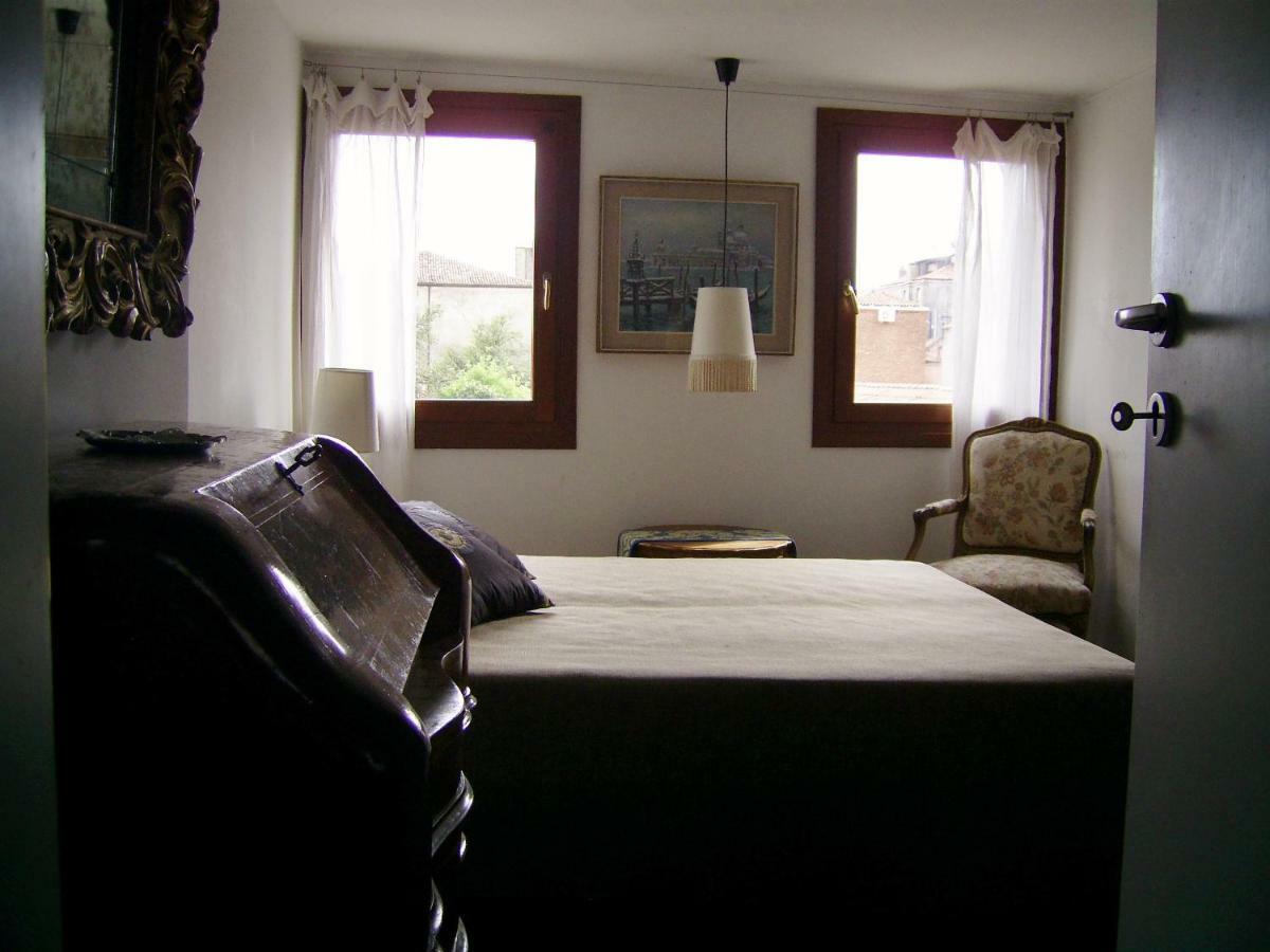 Dorsoduro461 Bed & Breakfast Венеция Екстериор снимка