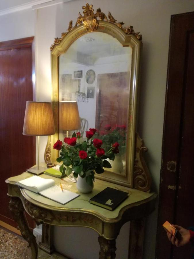 Dorsoduro461 Bed & Breakfast Венеция Екстериор снимка